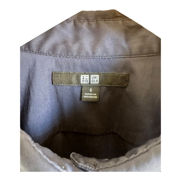 Uniqlo navy women’s button-down shirt, sz small - Picture 4 of 5